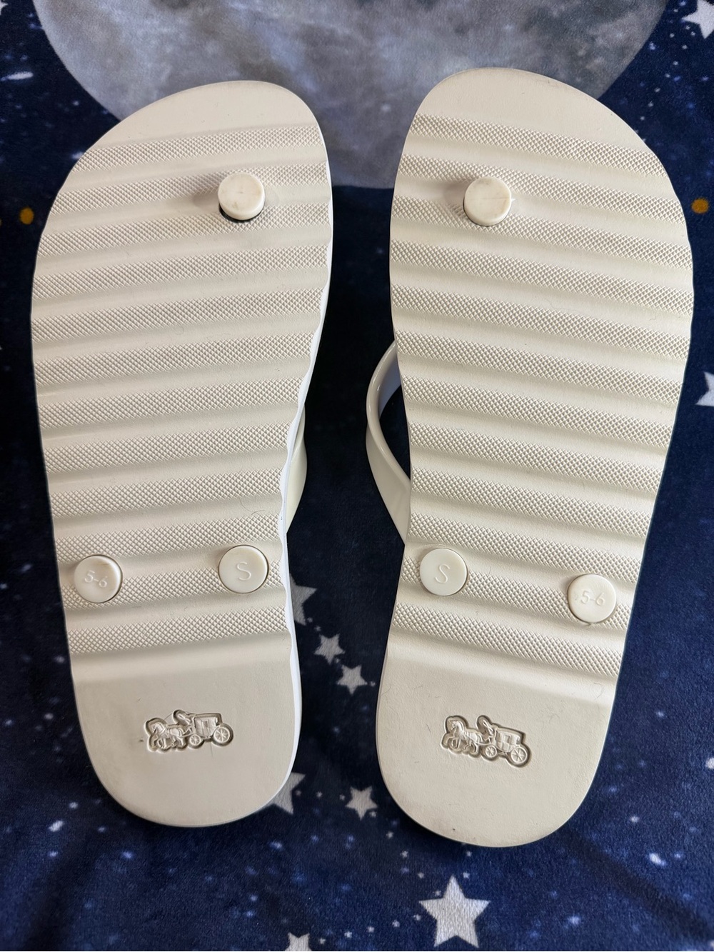 Coach Zayn Flip Flops with Strawberry Print - Picture 4 of 5